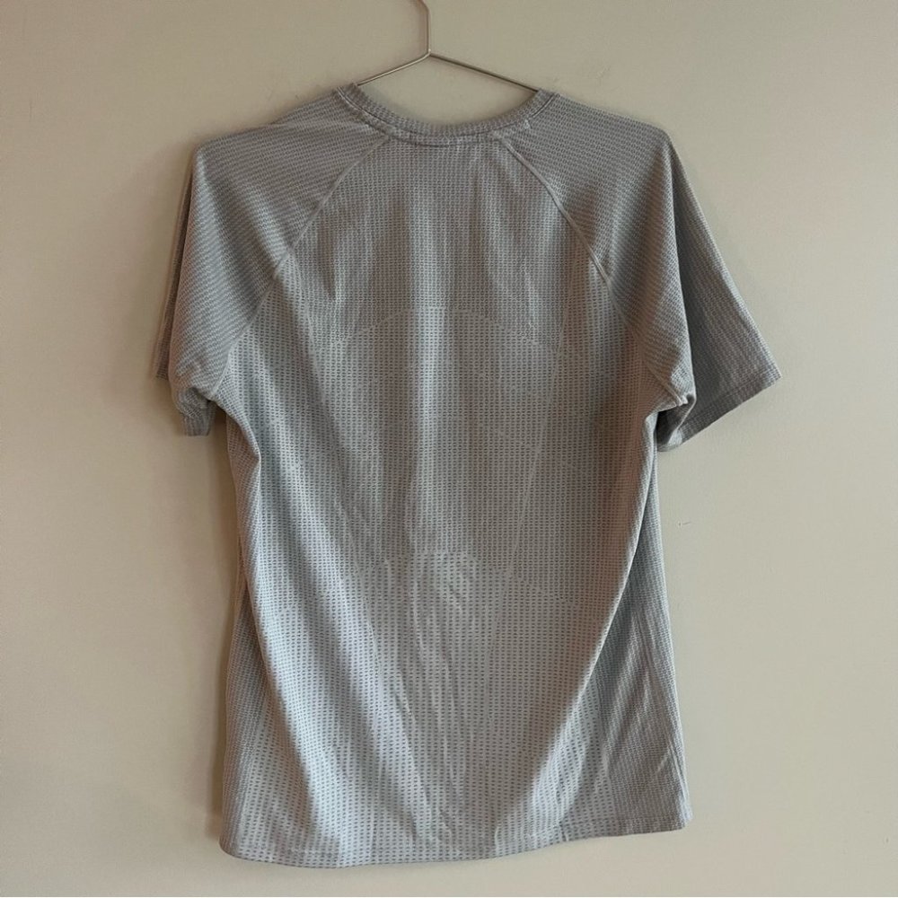 Gymshark Men’s Athletic Short Sleeve Crew Neck Shirt - Picture 2 of 7